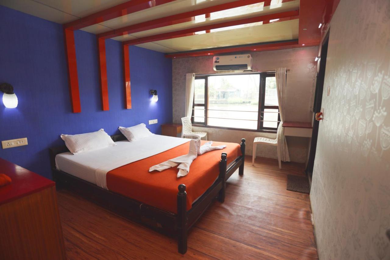 Hotel Harmony Houseboats Alappuzha Exterior foto